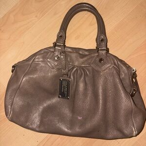 Chic Vintage Marc Jacob’s Taupe Vintage Leather Handbag with cross body strap